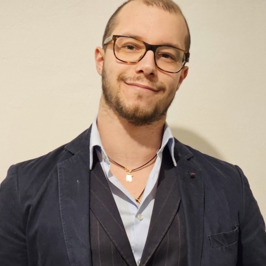 Ritratto del Dott. Marco Scaramuzzino, psicologo clinico a Genova